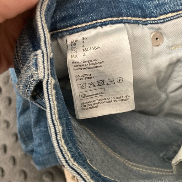 H&M High Rise super stretchy Skinny Jeans gently used size 4 - Picture 4 of 4